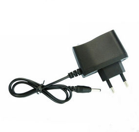 China 3,7 voltios multifuncional enchufan el cargador de batería para la linterna OEM/ODM disponible proveedor